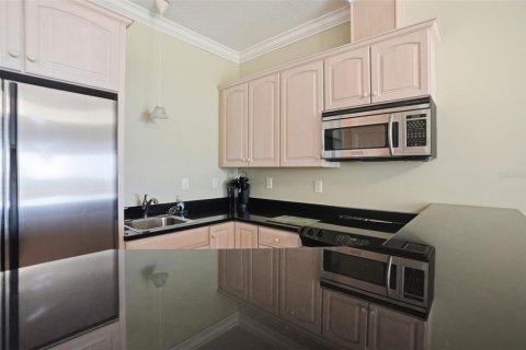 House in Spring Hill, Florida 3 bedrooms, 382.2 sq.m. № 2141018 - photo 30