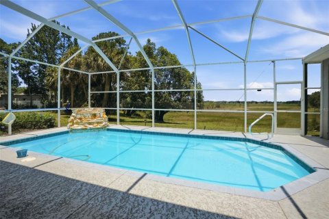 House in Spring Hill, Florida 3 bedrooms, 382.2 sq.m. № 2141018 - photo 9