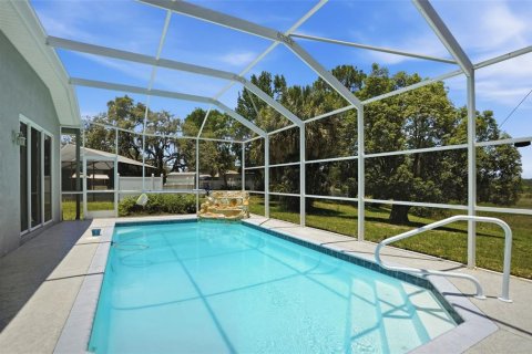 House in Spring Hill, Florida 3 bedrooms, 382.2 sq.m. № 2141018 - photo 15