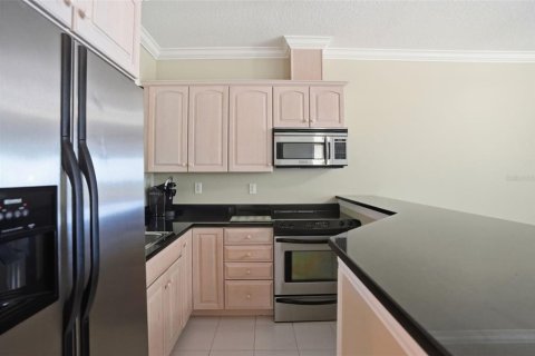 House in Spring Hill, Florida 3 bedrooms, 382.2 sq.m. № 2141018 - photo 8