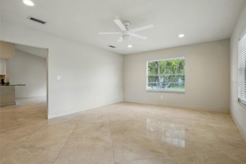 Duplex in New Smyrna Beach, Florida 2 bedrooms, 126.81 sq.m. № 1781136 - photo 13