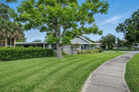Duplex in New Smyrna Beach, Florida 2 bedrooms, 126.81 sq.m. № 1781136 - photo 3