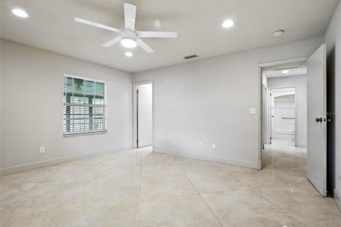 Duplex in New Smyrna Beach, Florida 2 bedrooms, 126.81 sq.m. № 1781136 - photo 20