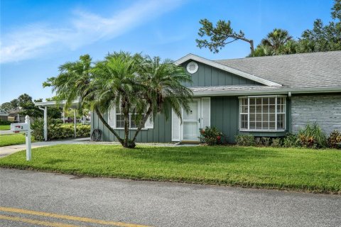 Duplex in New Smyrna Beach, Florida 2 bedrooms, 126.81 sq.m. № 1781136 - photo 2