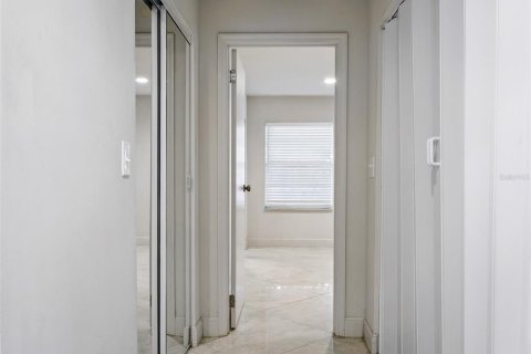 Duplex in New Smyrna Beach, Florida 2 bedrooms, 126.81 sq.m. № 1781136 - photo 23