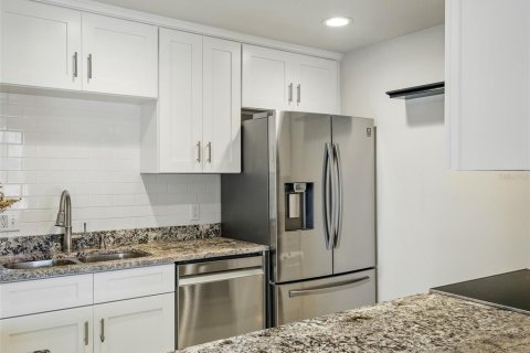 Duplex in New Smyrna Beach, Florida 2 bedrooms, 126.81 sq.m. № 1781136 - photo 7