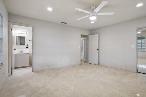 Duplex in New Smyrna Beach, Florida 2 bedrooms, 126.81 sq.m. № 1781136 - photo 19