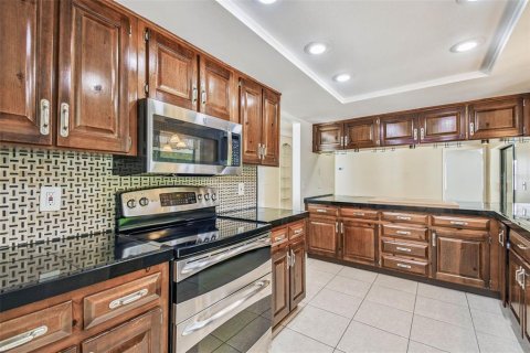 Casa en venta en Tampa, Florida, 3 dormitorios, 159.33 m2 № 1893840 - foto 17