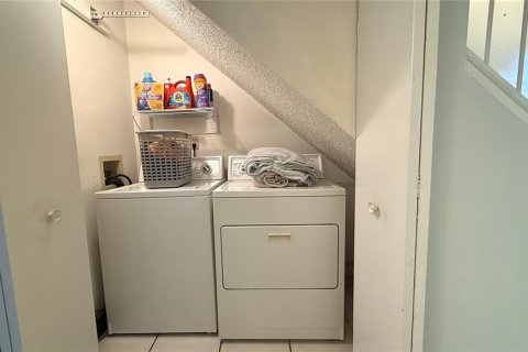 Townhouse in Orlando, Florida 2 bedrooms, 101.45 sq.m. № 1885834 - photo 13