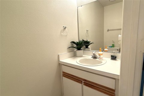 Townhouse in Orlando, Florida 2 bedrooms, 101.45 sq.m. № 1885834 - photo 16