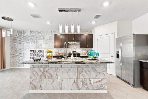 Casa en venta en Wesley Chapel, Florida, 5 dormitorios, 242.01 m2 № 2312844 - foto 19