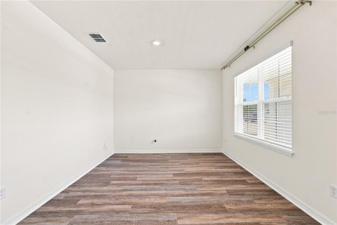 Casa en venta en Wesley Chapel, Florida, 5 dormitorios, 242.01 m2 № 2312844 - foto 12