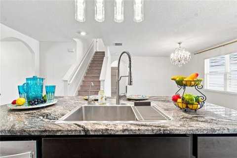 Casa en venta en Wesley Chapel, Florida, 5 dormitorios, 242.01 m2 № 2312844 - foto 22