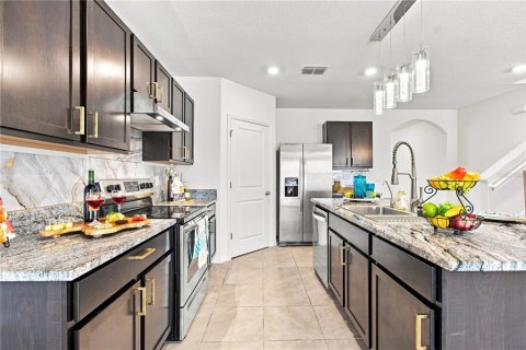 Casa en venta en Wesley Chapel, Florida, 5 dormitorios, 242.01 m2 № 2312844 - foto 24