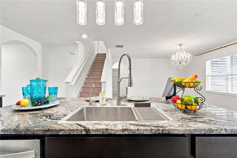 Casa en venta en Wesley Chapel, Florida, 5 dormitorios, 242.01 m2 № 2312844 - foto 26