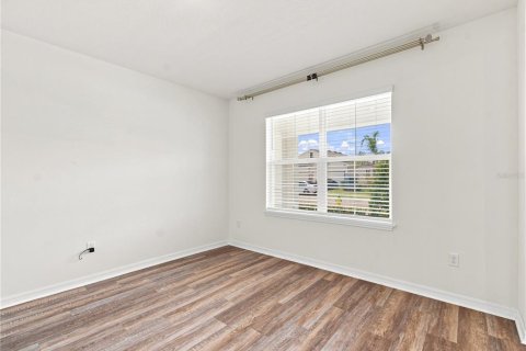 Casa en venta en Wesley Chapel, Florida, 5 dormitorios, 242.01 m2 № 2312844 - foto 15