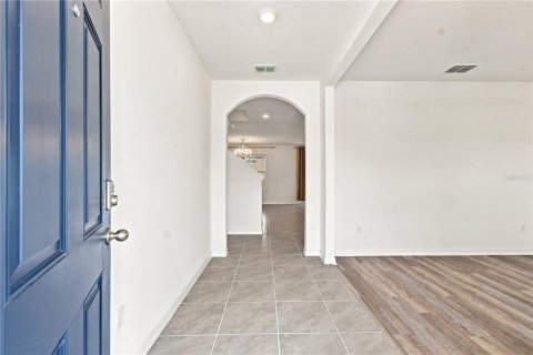Casa en venta en Wesley Chapel, Florida, 5 dormitorios, 242.01 m2 № 2312844 - foto 9