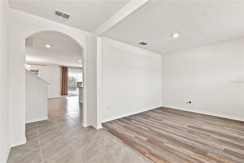 Casa en venta en Wesley Chapel, Florida, 5 dormitorios, 242.01 m2 № 2312844 - foto 10