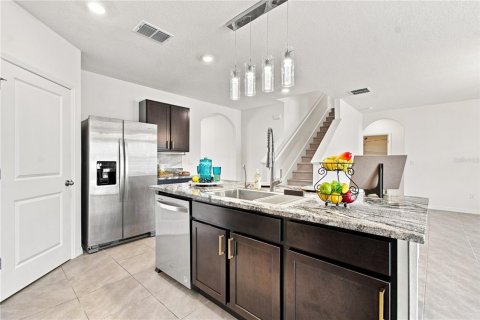 Casa en venta en Wesley Chapel, Florida, 5 dormitorios, 242.01 m2 № 2312844 - foto 25
