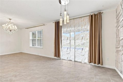 Casa en venta en Wesley Chapel, Florida, 5 dormitorios, 242.01 m2 № 2312844 - foto 28