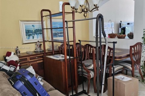 Touwnhouse à vendre à Doral, Floride: 4 chambres, 175.96 m2 № 1785895 - photo 9