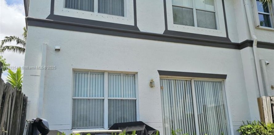 Touwnhouse à Doral, Floride 4 chambres, 175.96 m2 № 1785895