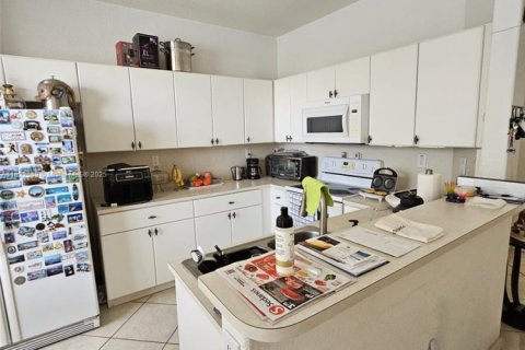 Touwnhouse à vendre à Doral, Floride: 4 chambres, 175.96 m2 № 1785895 - photo 7