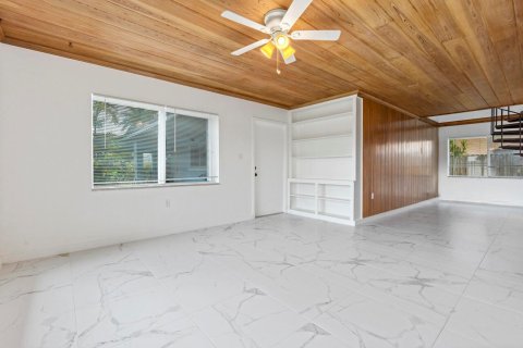 Commercial property in St. Lucie, Florida 230.49 sq.m. № 2146307 - photo 7