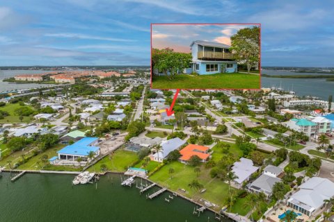 Commercial property in St. Lucie, Florida 230.49 sq.m. № 2146307