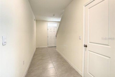 Villa ou maison à louer à Wimauma, Floride: 5 chambres, 234.3 m2 № 2412626 - photo 10
