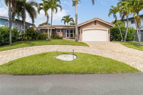 House in Fort Lauderdale, Florida 3 bedrooms, 154.59 sq.m. № 1646959 - photo 2