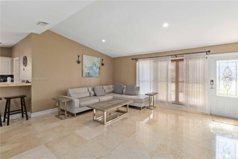 House in Fort Lauderdale, Florida 3 bedrooms, 154.59 sq.m. № 1646959 - photo 3