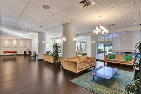 Condo in Hollywood, Florida, 2 bedrooms  № 1710716 - photo 26