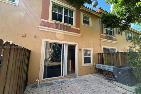 Townhouse in Dania Beach, Florida 3 bedrooms, 128.39 sq.m. № 1943946 - photo 20