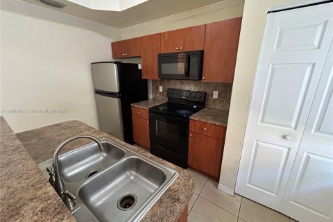 Townhouse in Dania Beach, Florida 3 bedrooms, 128.39 sq.m. № 1943946 - photo 5