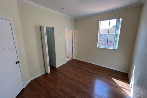 Townhouse in Dania Beach, Florida 3 bedrooms, 128.39 sq.m. № 1943946 - photo 14