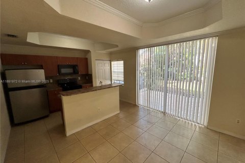 Townhouse in Dania Beach, Florida 3 bedrooms, 128.39 sq.m. № 1943946 - photo 3