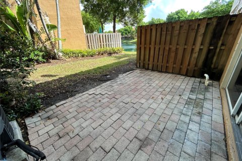 Townhouse in Dania Beach, Florida 3 bedrooms, 128.39 sq.m. № 1943946 - photo 19