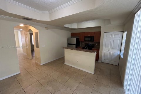 Townhouse in Dania Beach, Florida 3 bedrooms, 128.39 sq.m. № 1943946 - photo 2