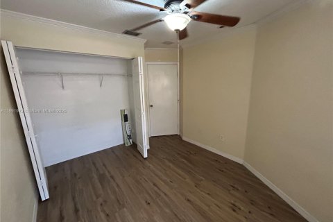 Townhouse in Dania Beach, Florida 3 bedrooms, 128.39 sq.m. № 1943946 - photo 9