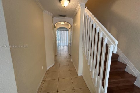 Townhouse in Dania Beach, Florida 3 bedrooms, 128.39 sq.m. № 1943946 - photo 13