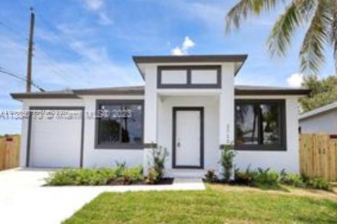 House in Fort Lauderdale, Florida 3 bedrooms, 153.29 sq.m. № 2048866 - photo 1