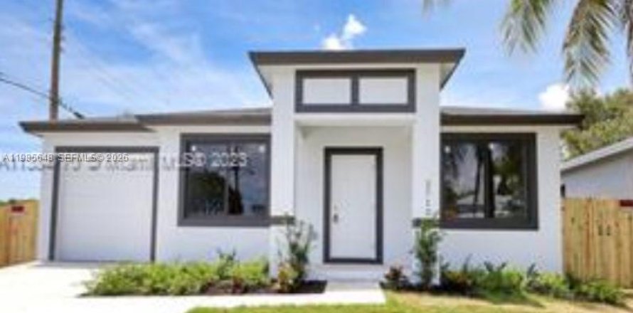 House in Fort Lauderdale, Florida 3 bedrooms, 153.29 sq.m. № 2048866