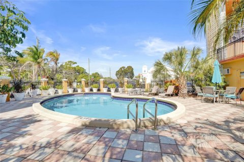 Condominio en venta en Fort Lauderdale, Florida, 1 dormitorio, 45.15 m2 № 2031064 - foto 4