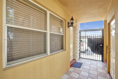 Condominio en venta en Fort Lauderdale, Florida, 1 dormitorio, 45.15 m2 № 2031064 - foto 26