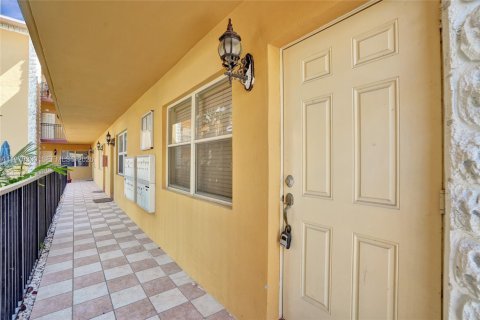 Condominio en venta en Fort Lauderdale, Florida, 1 dormitorio, 45.15 m2 № 2031064 - foto 19