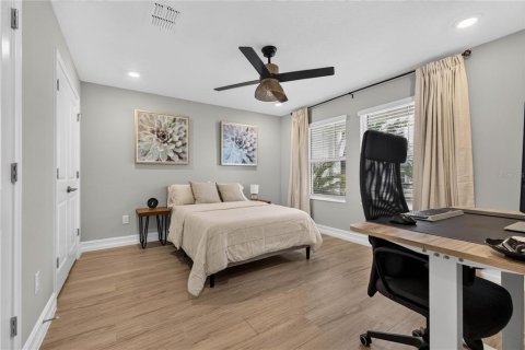 Townhouse in Tampa, Florida 3 bedrooms, 206.43 sq.m. № 2299562 - photo 29