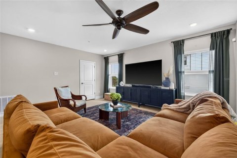 Townhouse in Tampa, Florida 3 bedrooms, 206.43 sq.m. № 2299562 - photo 5