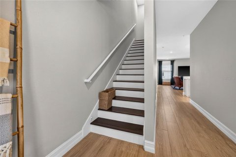 Townhouse in Tampa, Florida 3 bedrooms, 206.43 sq.m. № 2299562 - photo 21