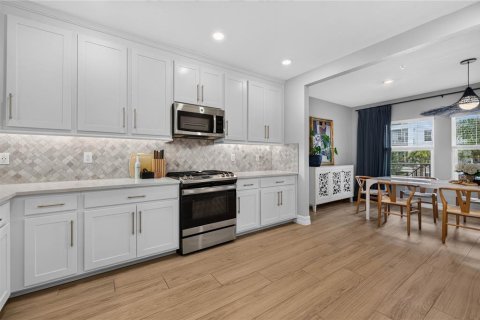 Townhouse in Tampa, Florida 3 bedrooms, 206.43 sq.m. № 2299562 - photo 12